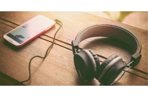 深圳能走仿牌電子產品的國際快遞公司都有誰?