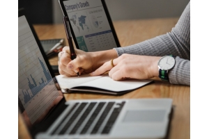 化妝品空運(yùn)到歐洲需要提前做好哪些準(zhǔn)備?